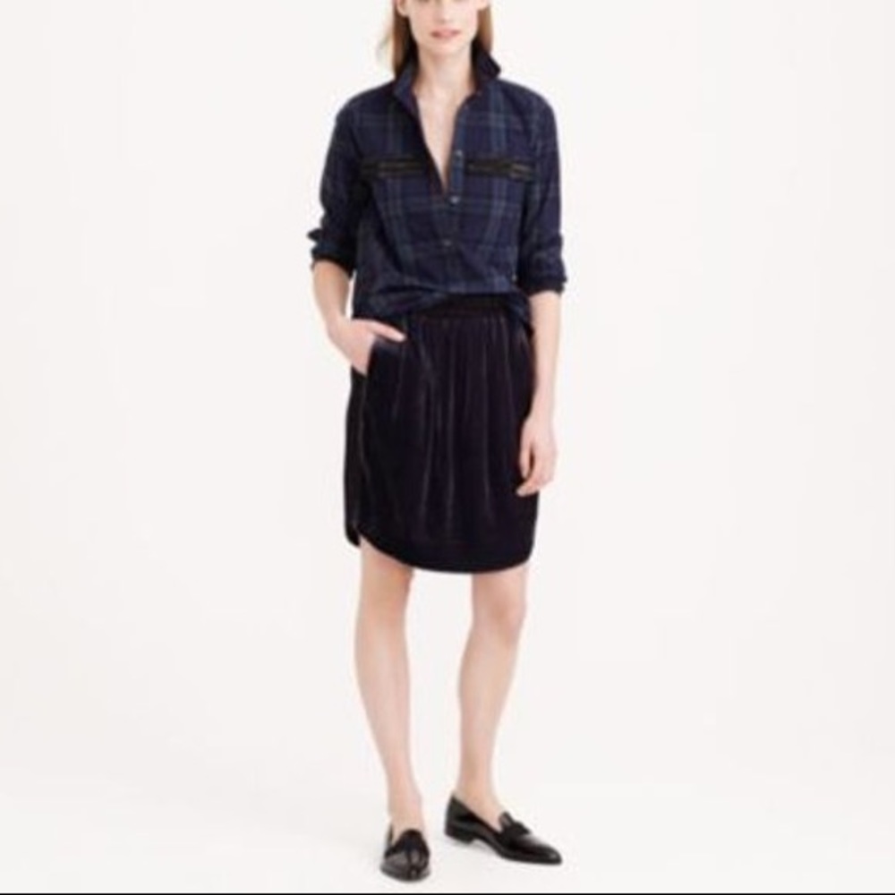 J.crew women’s Mixed media black and navy velvet skirt size 6